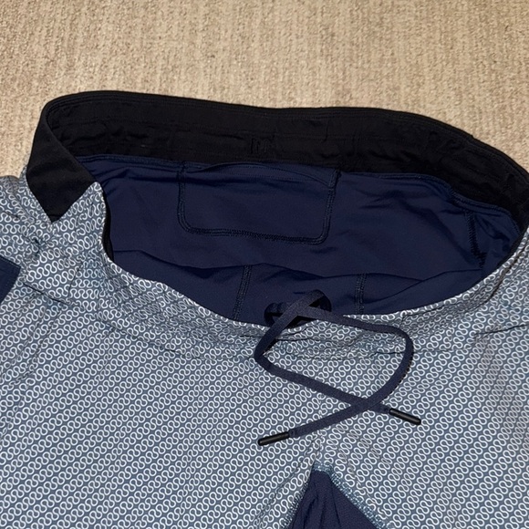 Lululemon Namaste At The Beach Shorts II Deep Navy Men's Size M - Picture 5 of 9